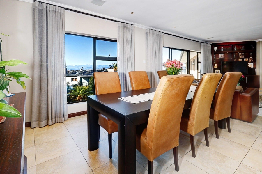 4 Bedroom Property for Sale in Welgemoed Western Cape